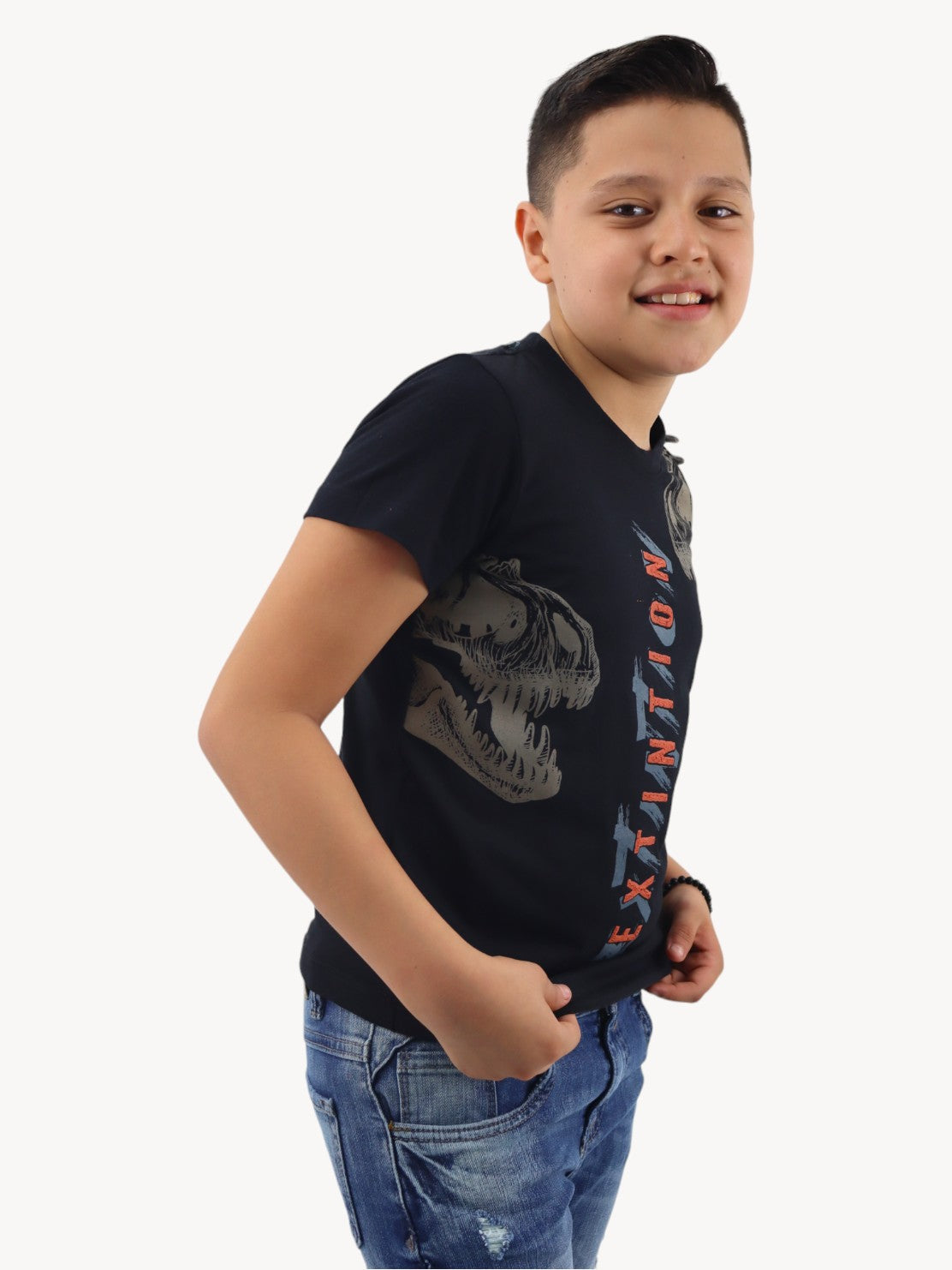 Playera manga corta con diseño de dinosaurio