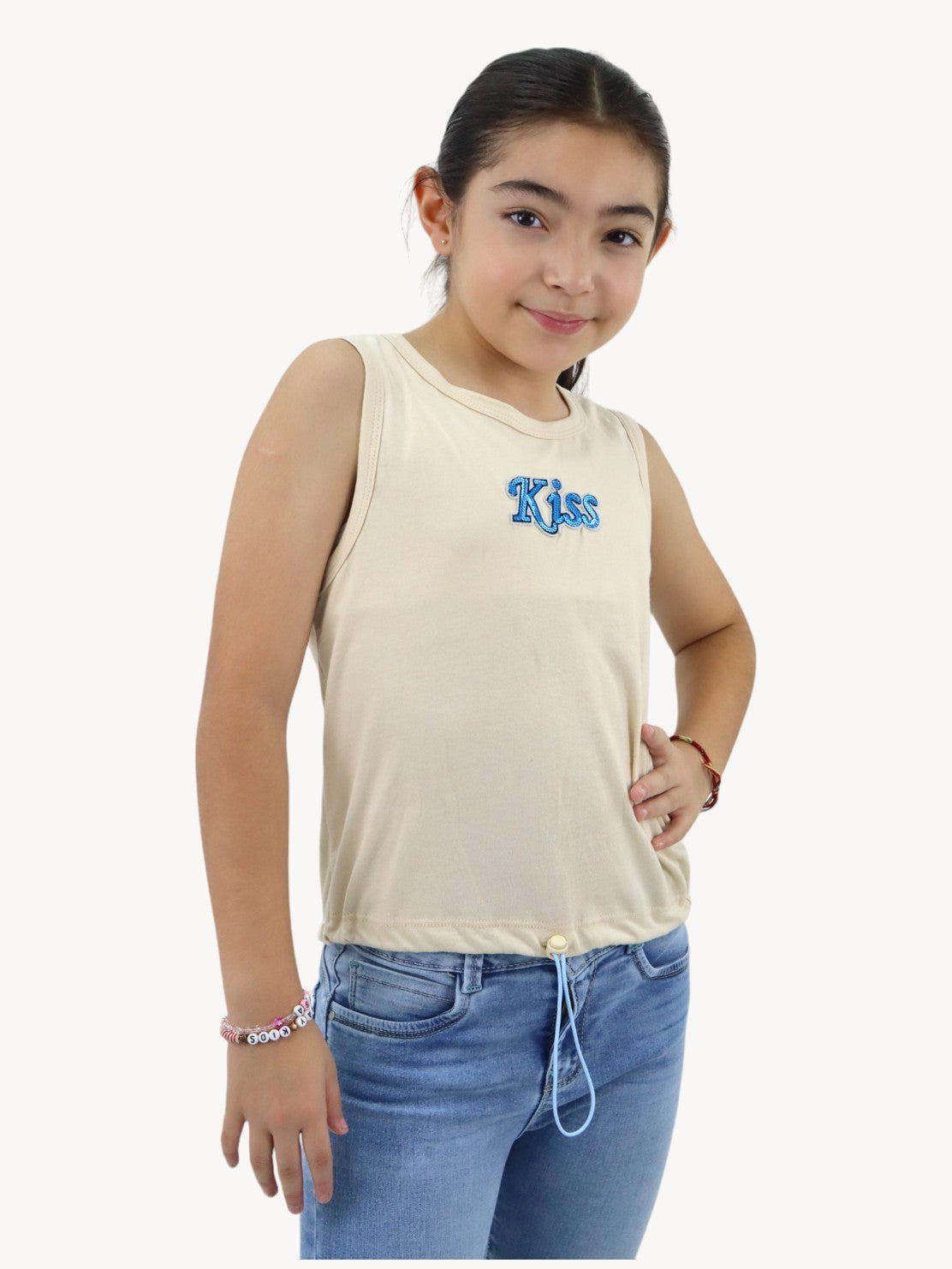 Playera tank color beige con gráfico love