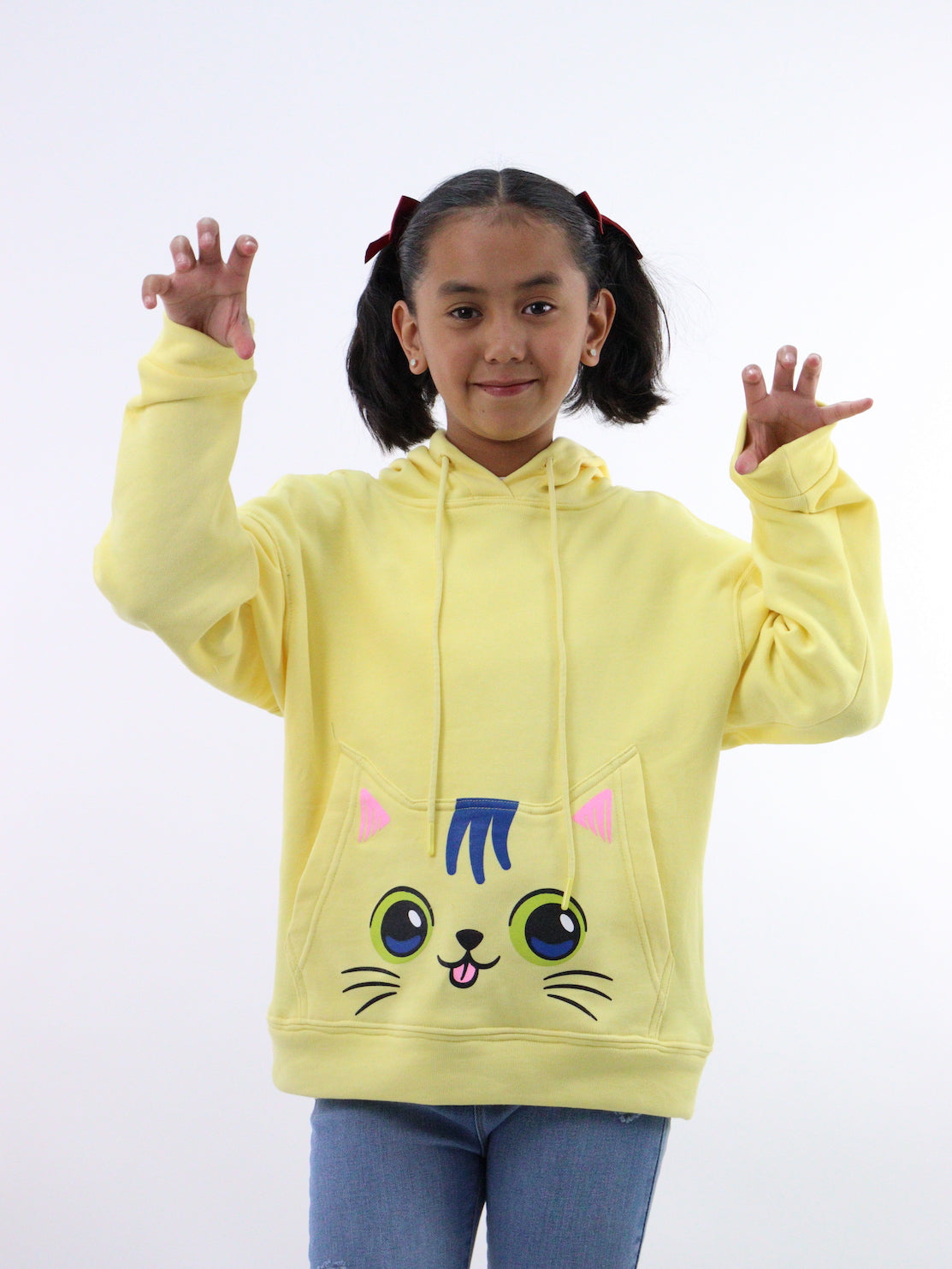 Sudadera de color amarillo con estampado de gato