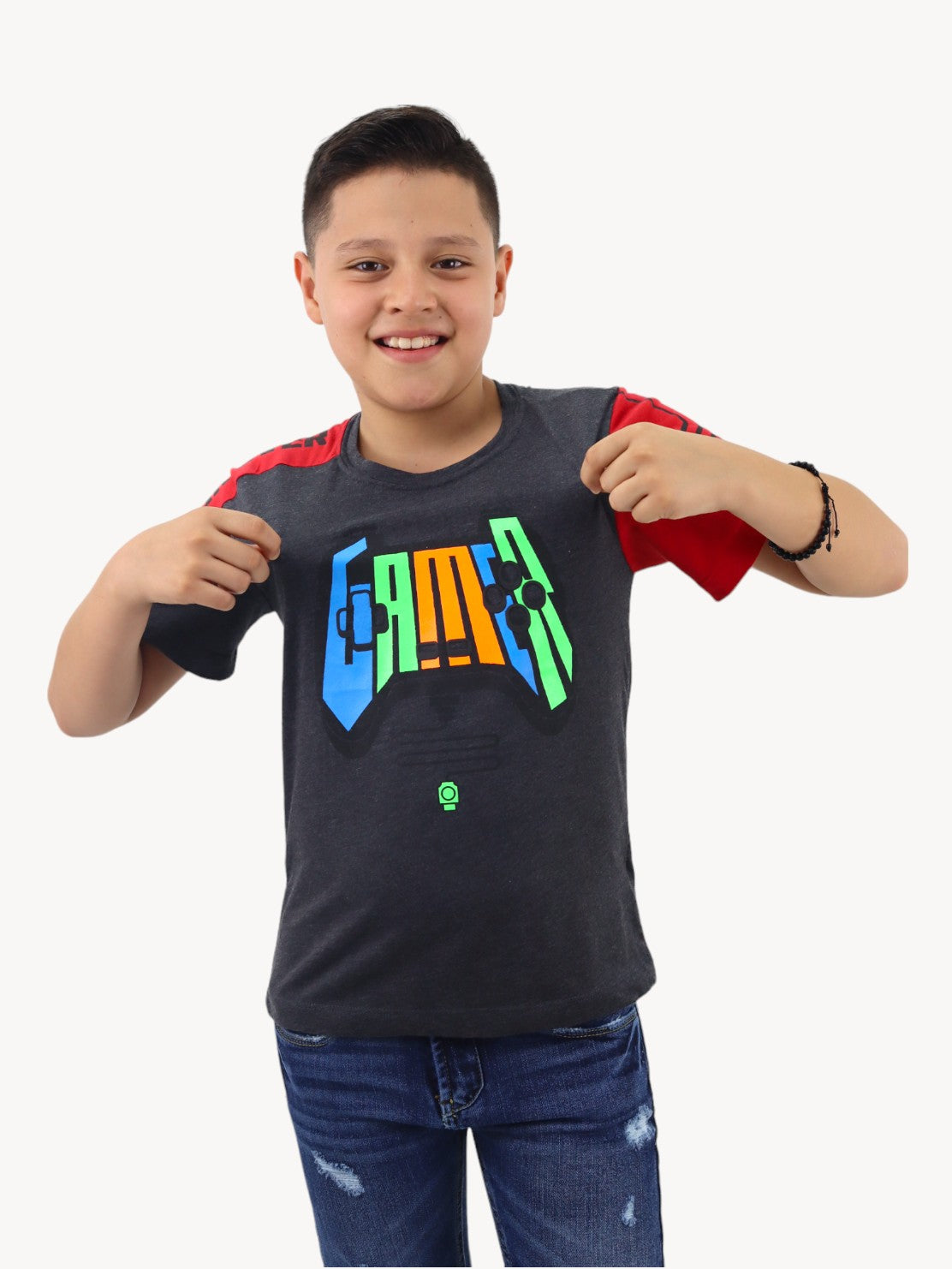 Playera de color combinado con estampado