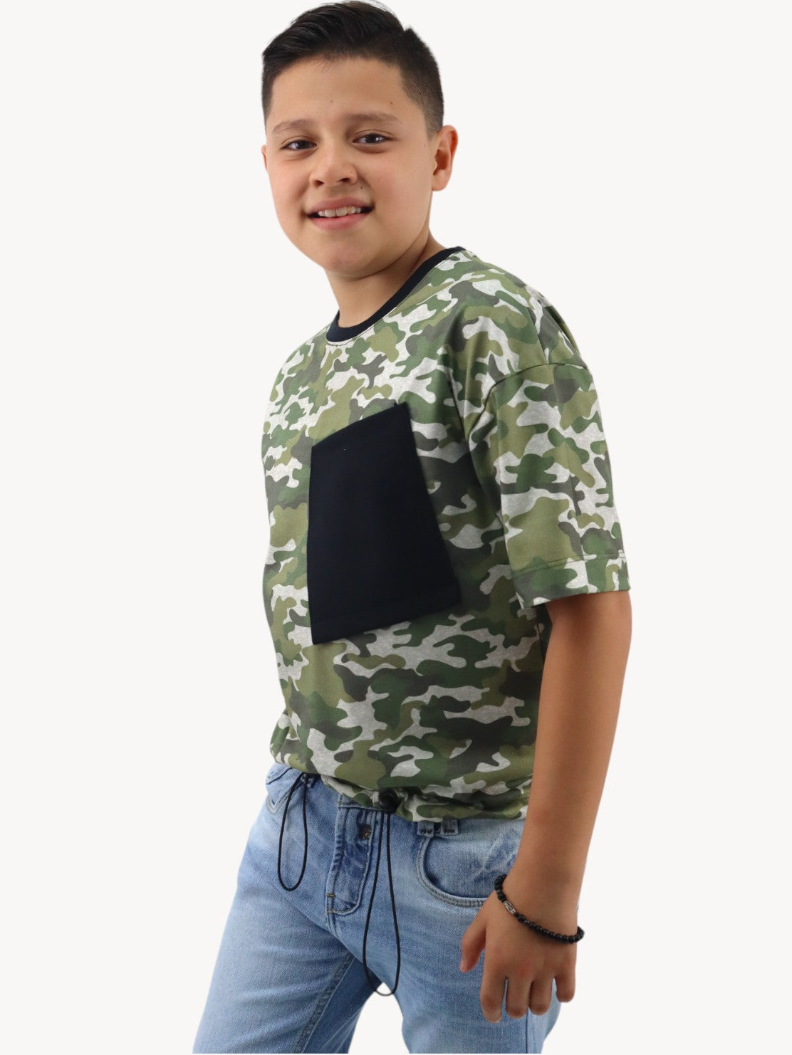 Playera manga corta de camuflaje