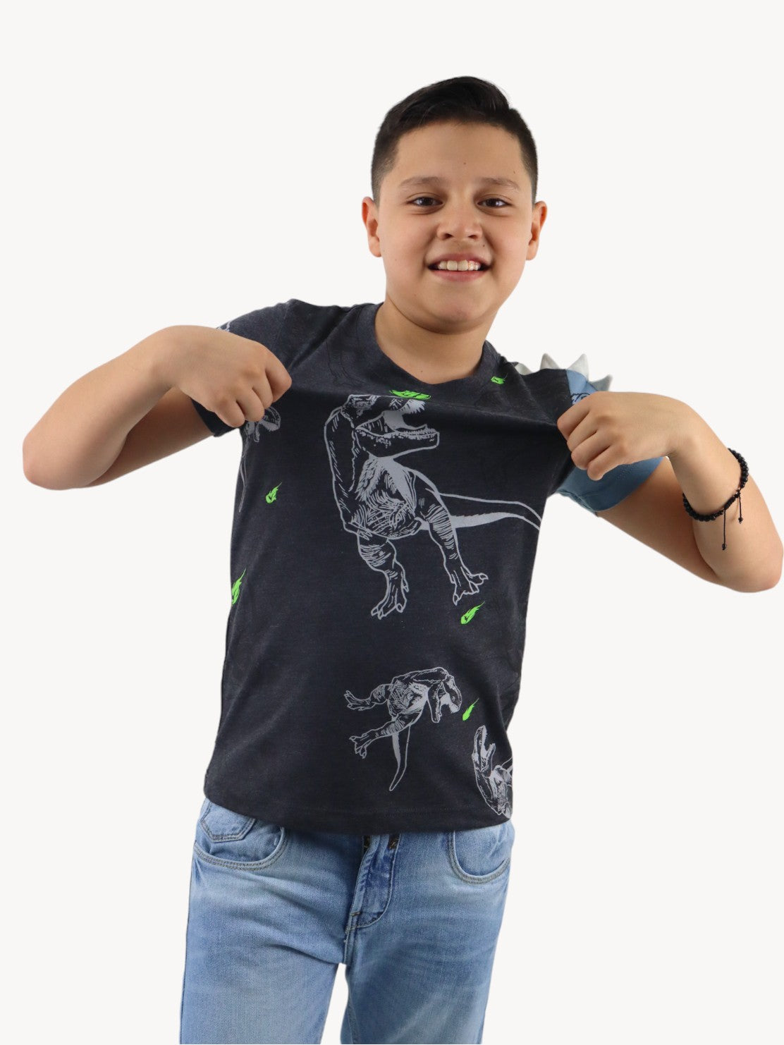 Playera gris con diseño de dinosaurio