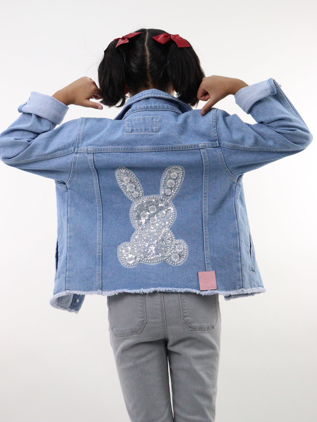 Chamarra edición especial con aplicación de conejo