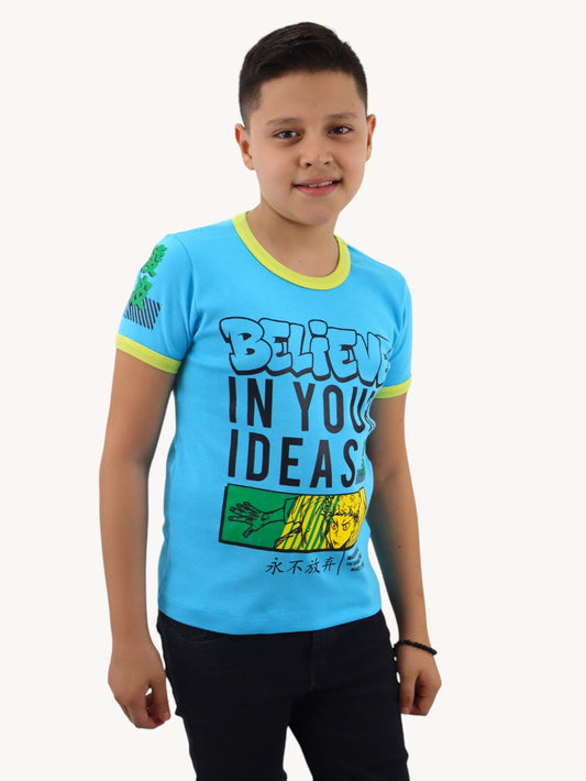 Playera azul turquesa con estampado
