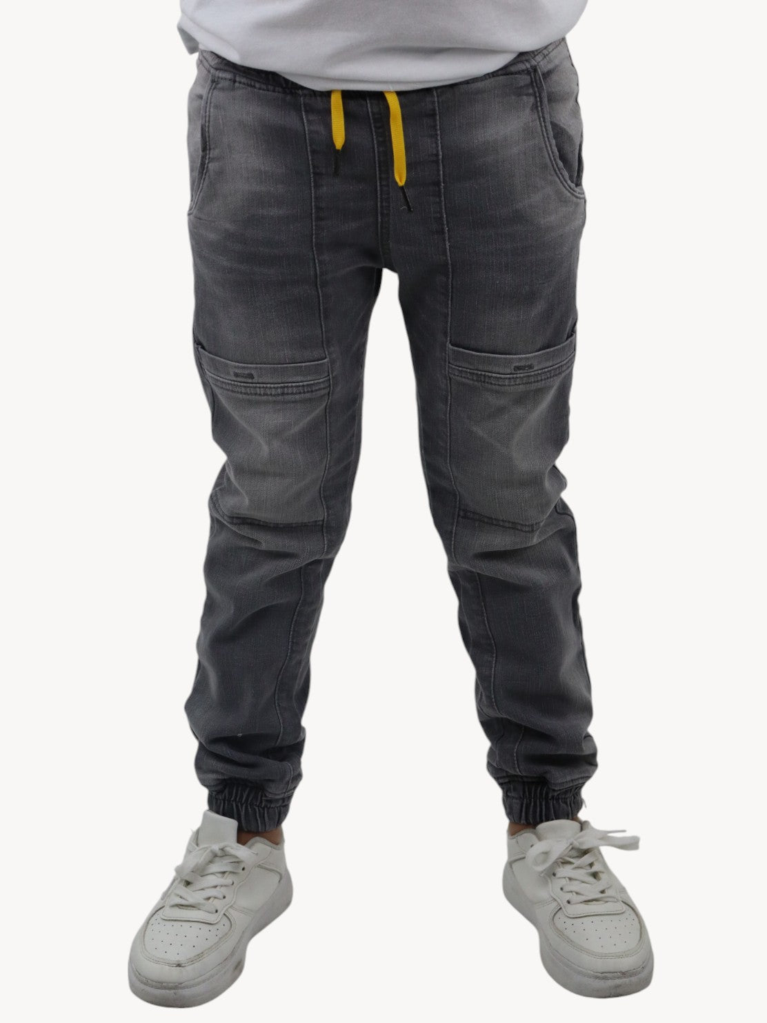 Jogger denim de color gris