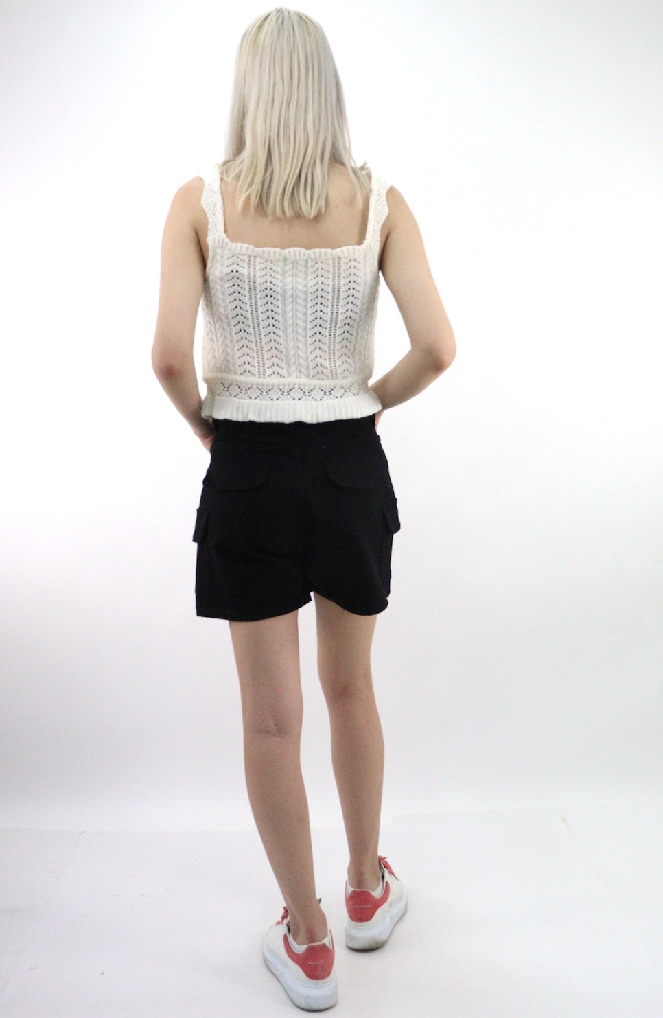 Short falda cargo de color negro