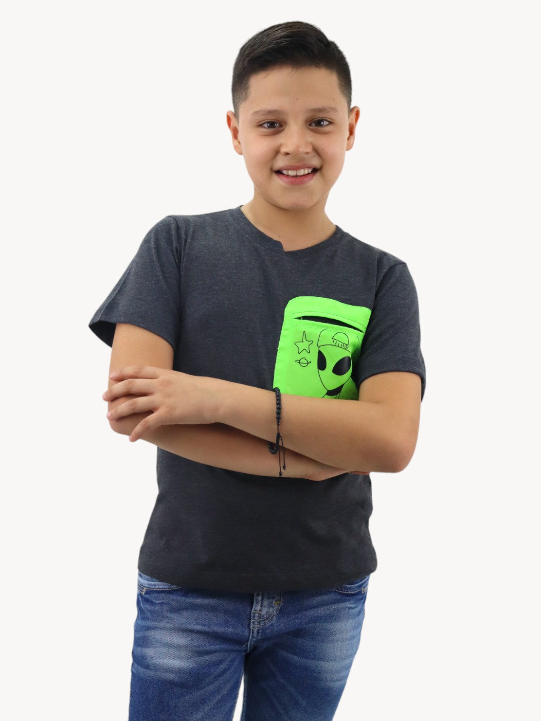 Playera manga corta con estampado espacial