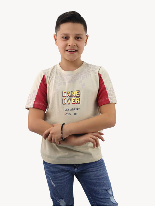 Playera manga corta de color combinado y estampado