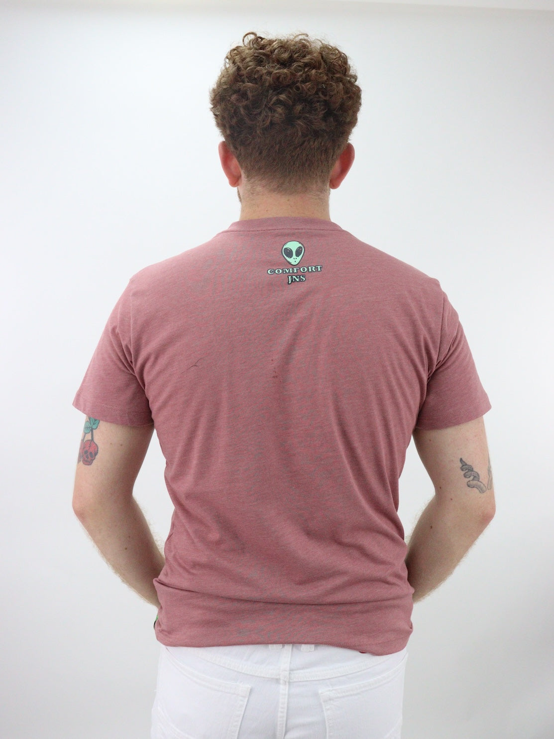 Playera manga corta con estampado de marciano