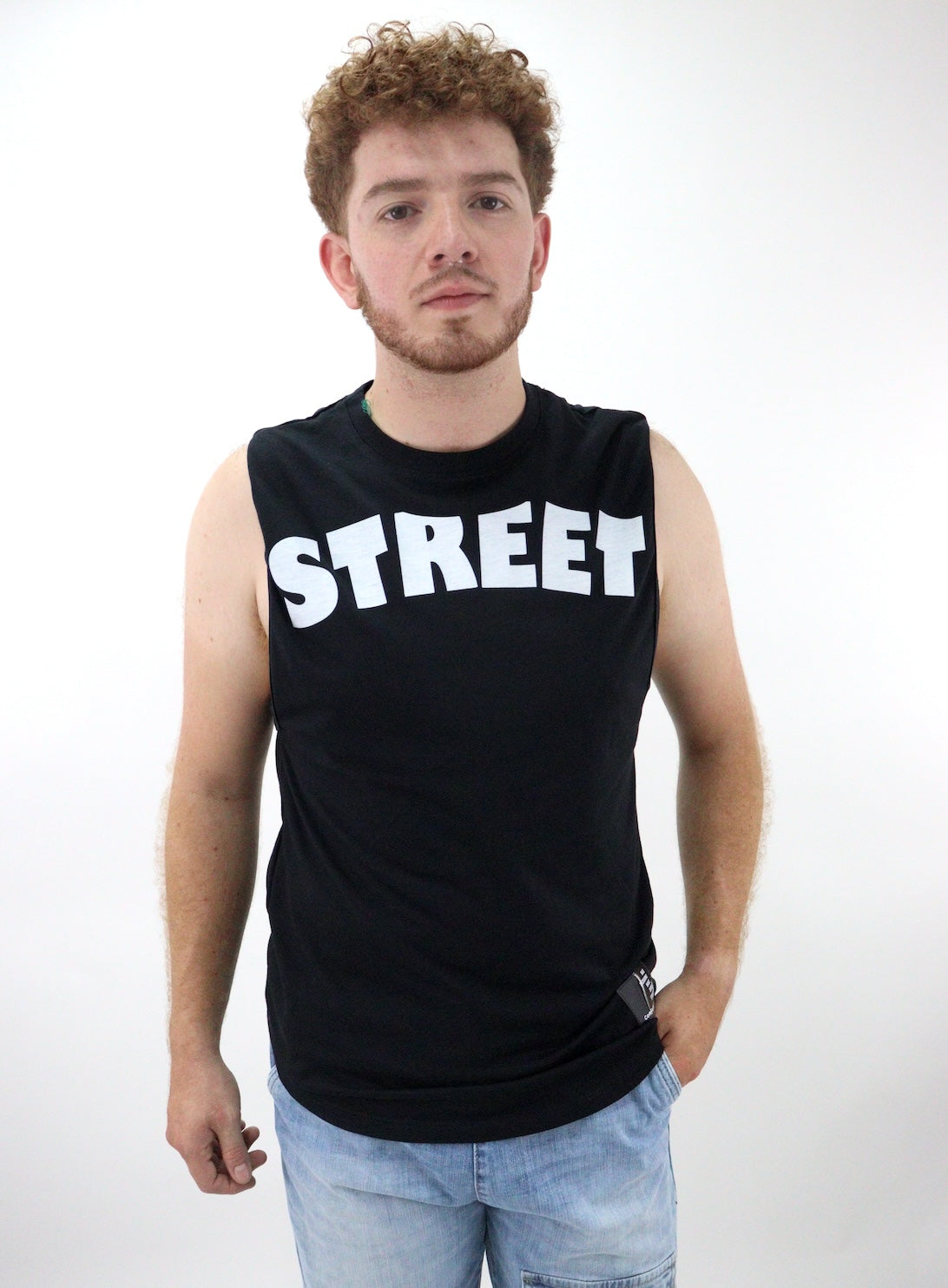 Camiseta de color negro con estampado