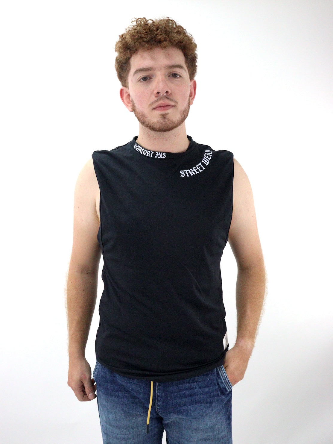 Camiseta de color negro con estampado