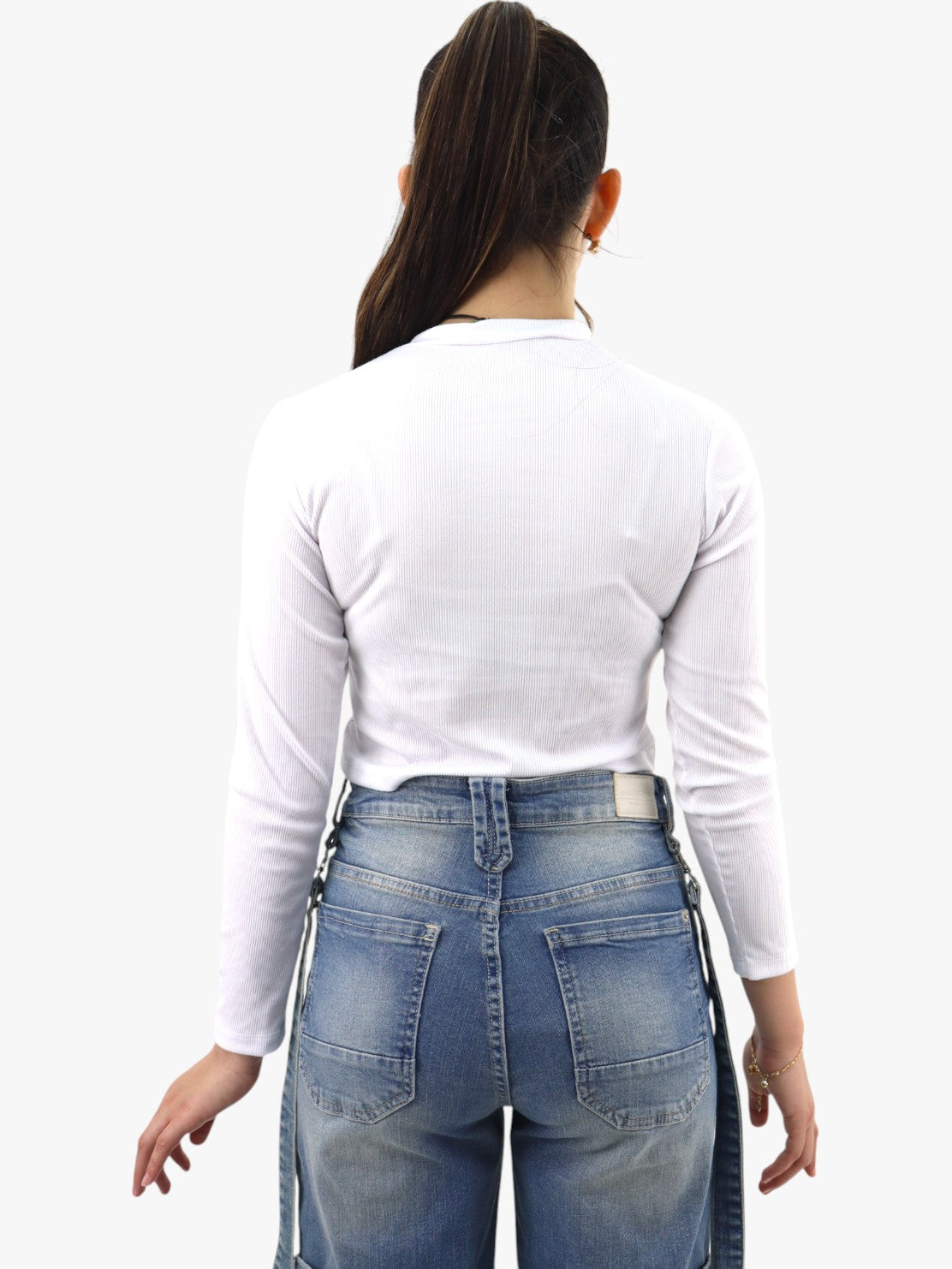 Playera manga larga blanca cuello alto