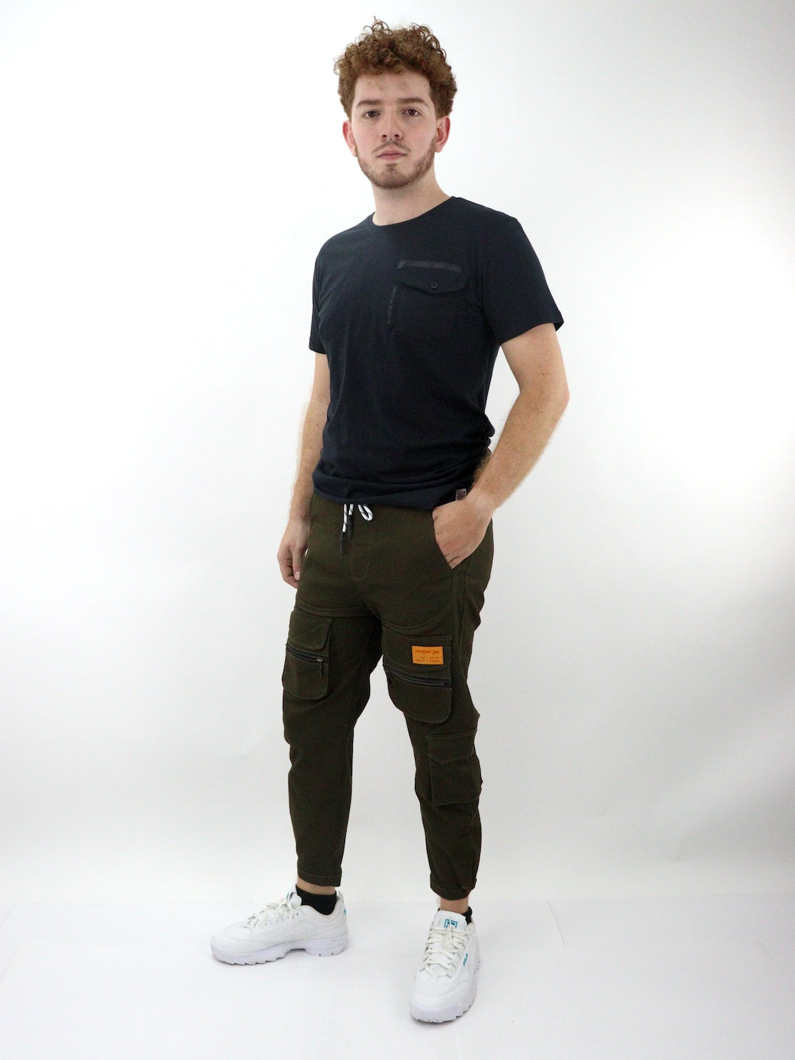 Jogger cargo de color verde militar