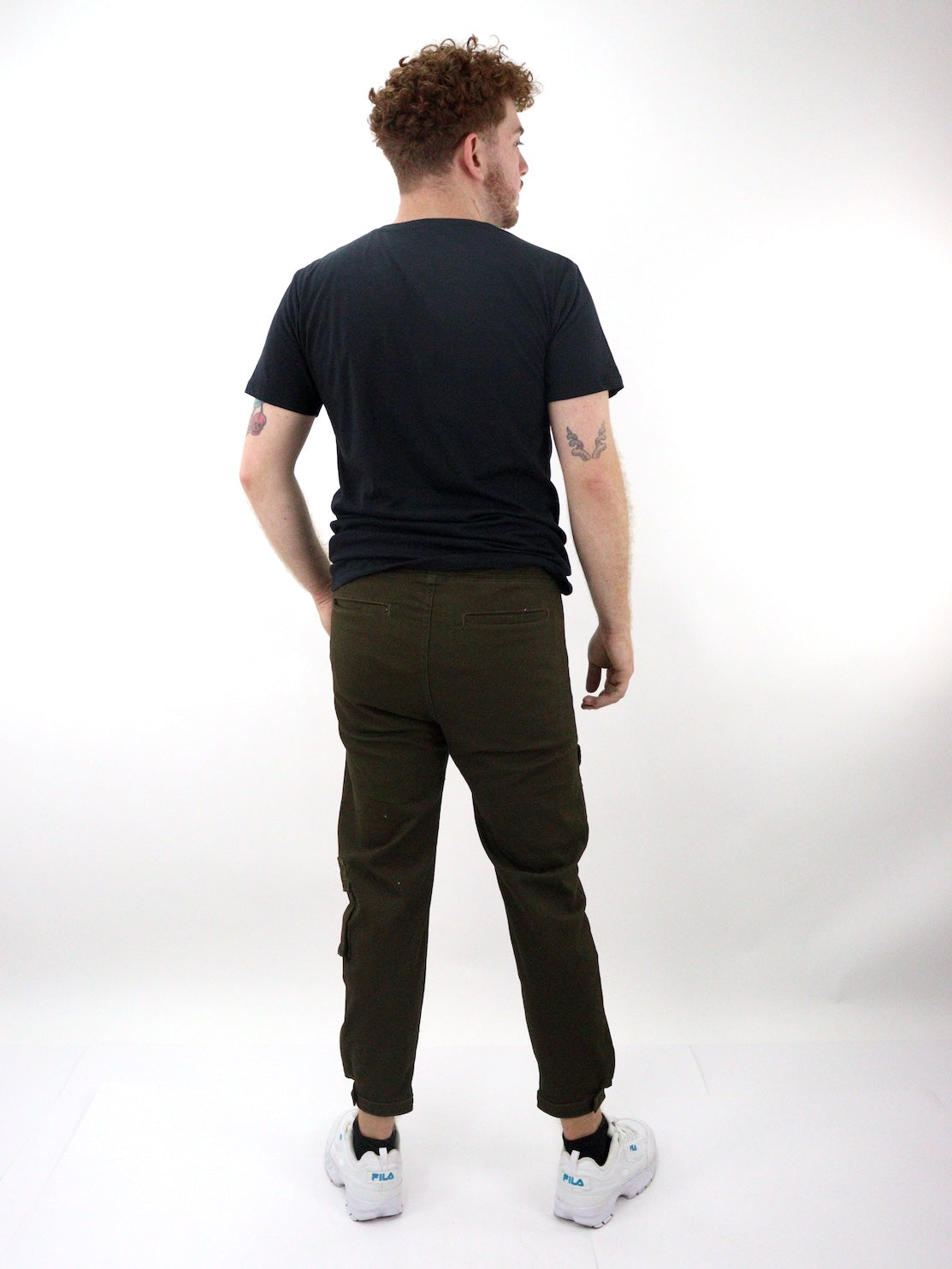 Jogger cargo de color verde militar