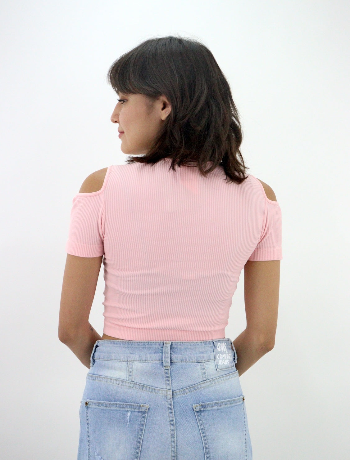 Blusa con abertura de hombros color rosa