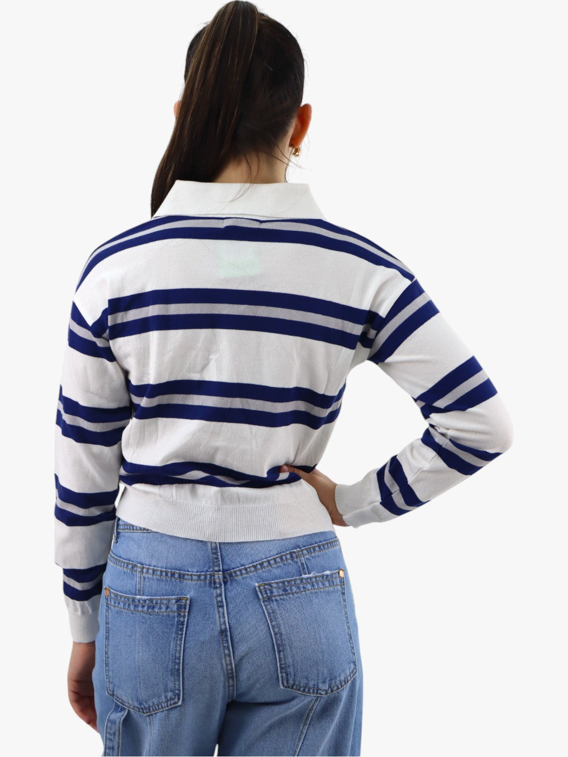 Suéter ligero a rayas suelto con cuello en V