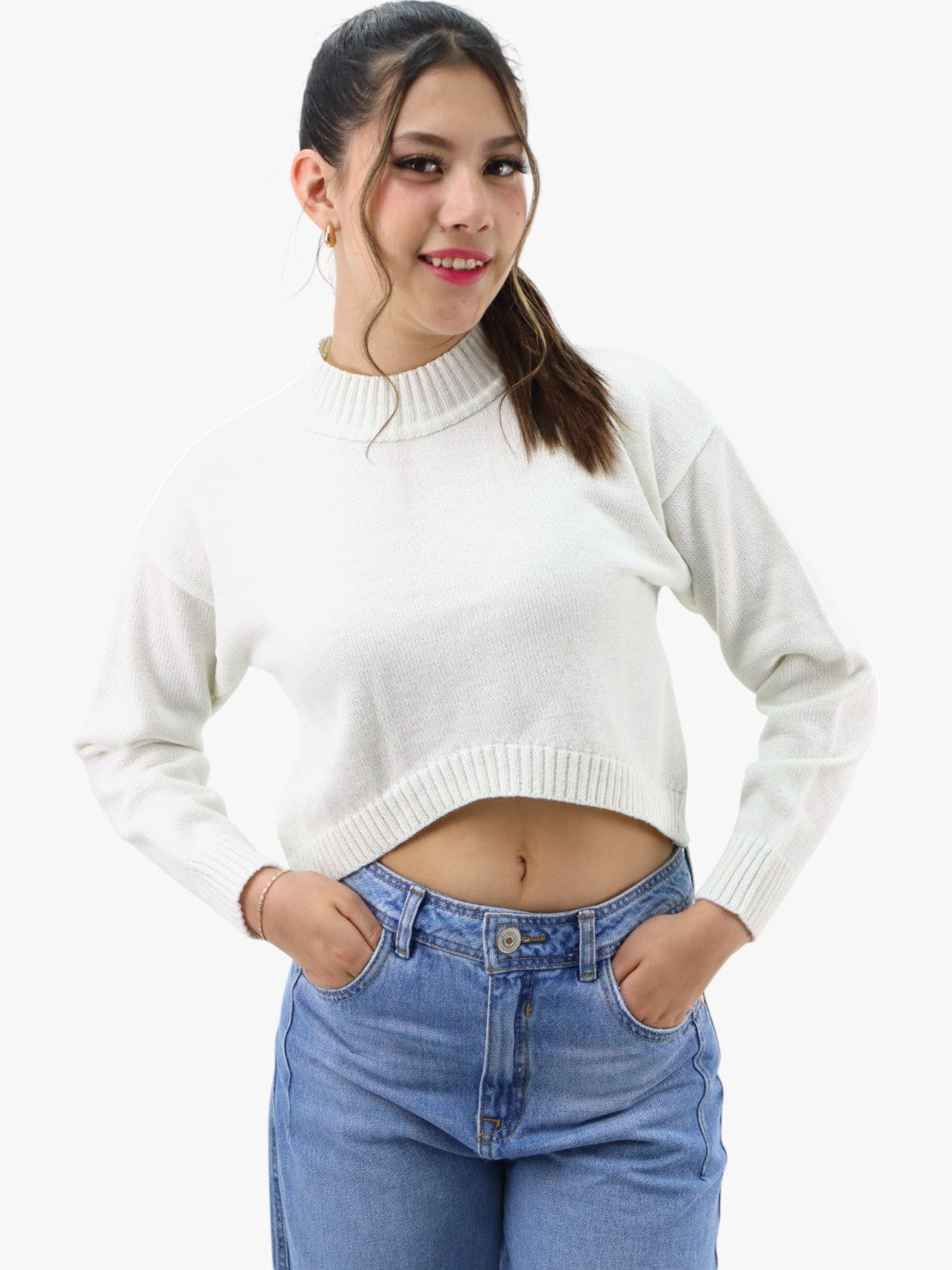 Suéter corto tejido blanco perla con cuello alto