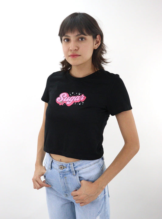 Playera manga corta de color negro con estampado