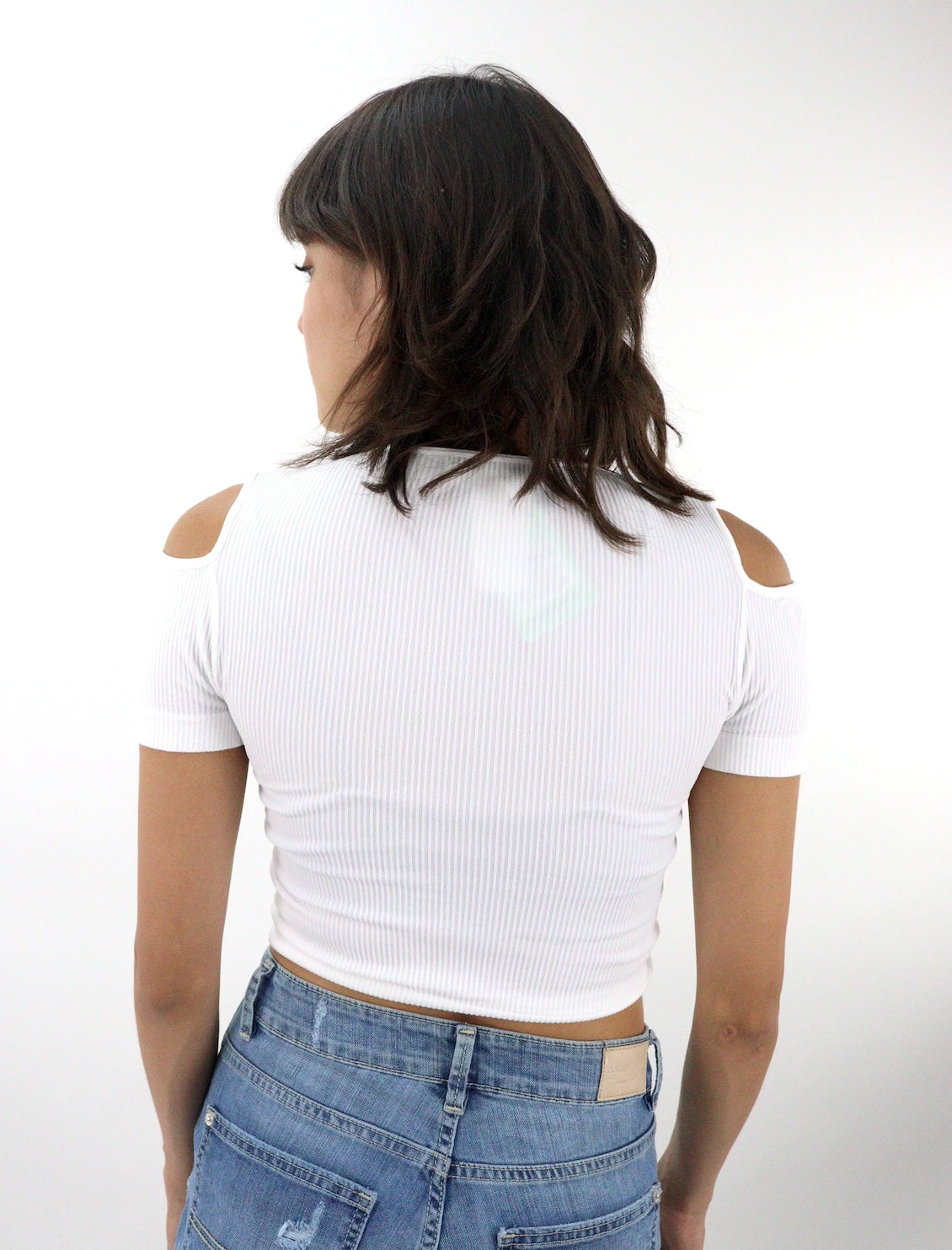 Blusa con abertura de hombros color blanco