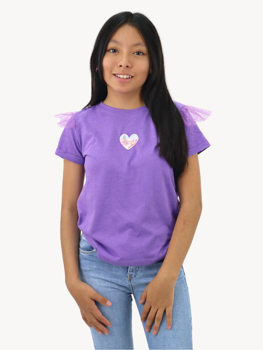 Playera manga corta con diseño de corazón