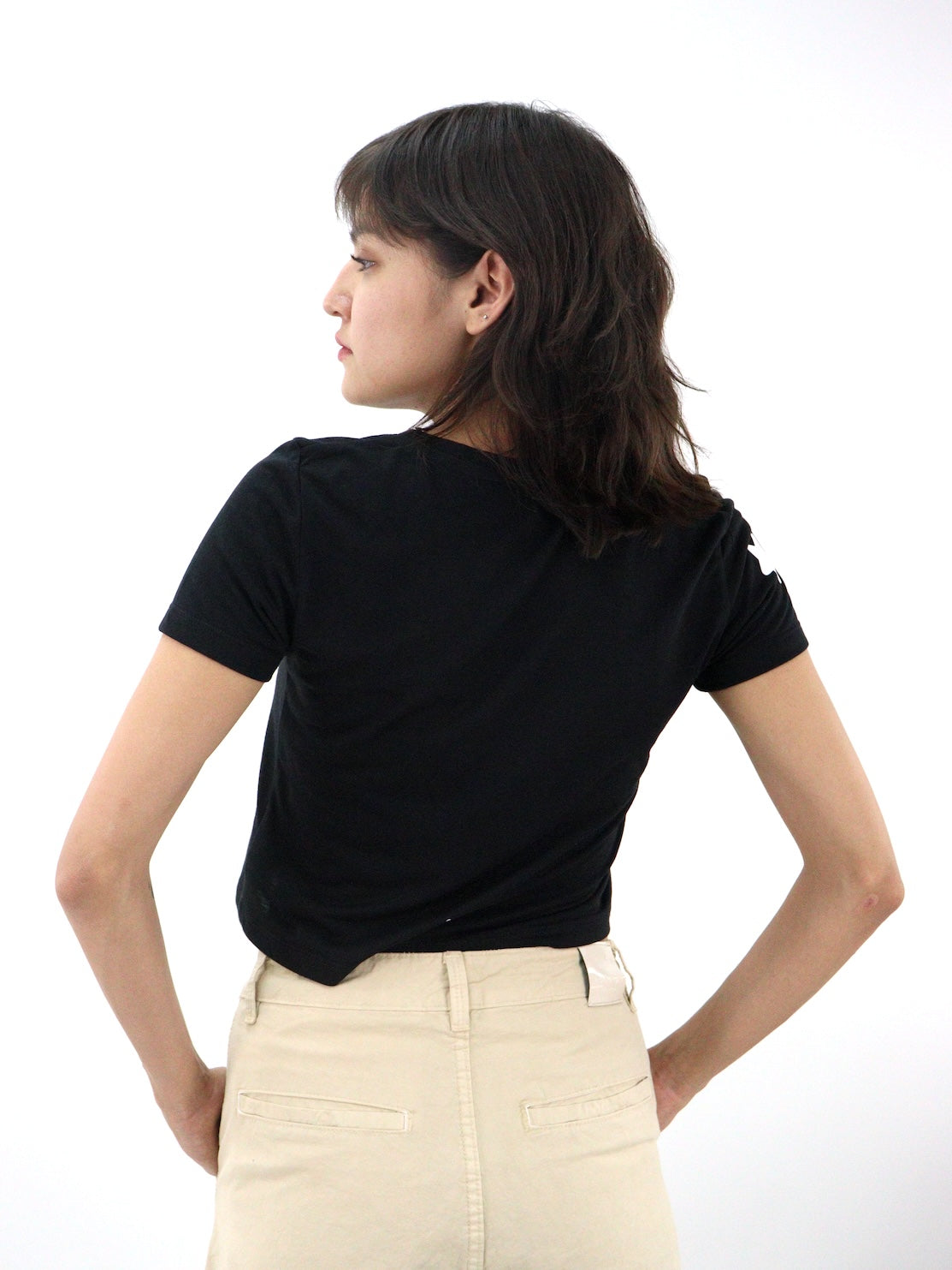 Playera slim de color negro con estampado