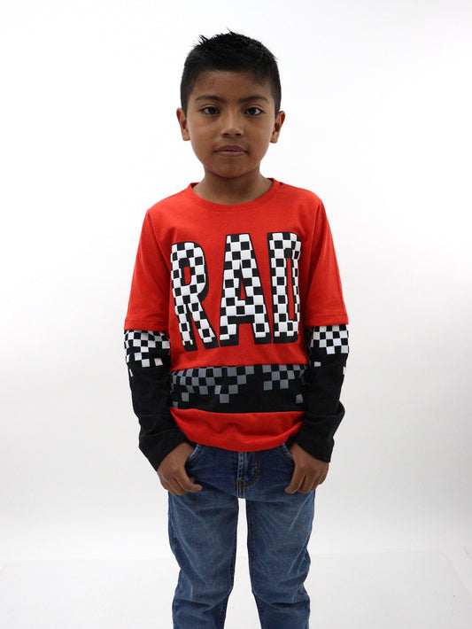 Playera manga larga de color combinado con estampado