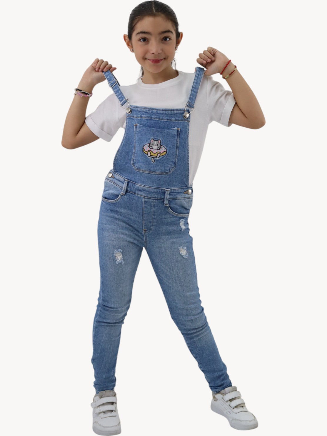 Overol denim con bordado de gato