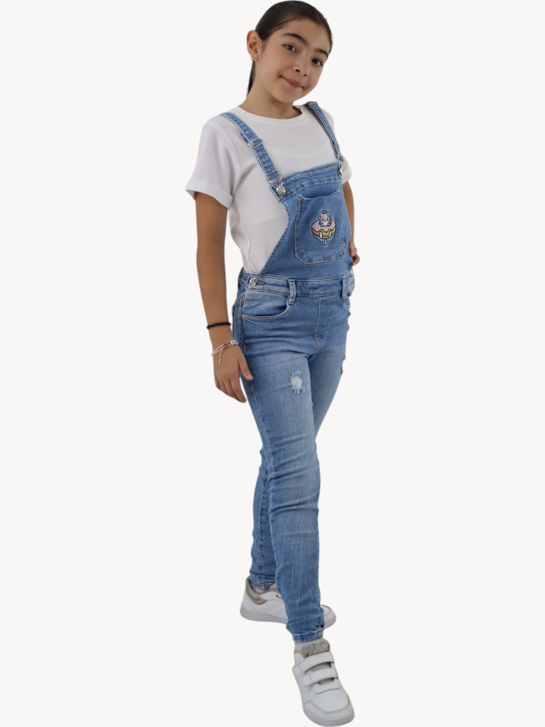 Overol denim con bordado de gato
