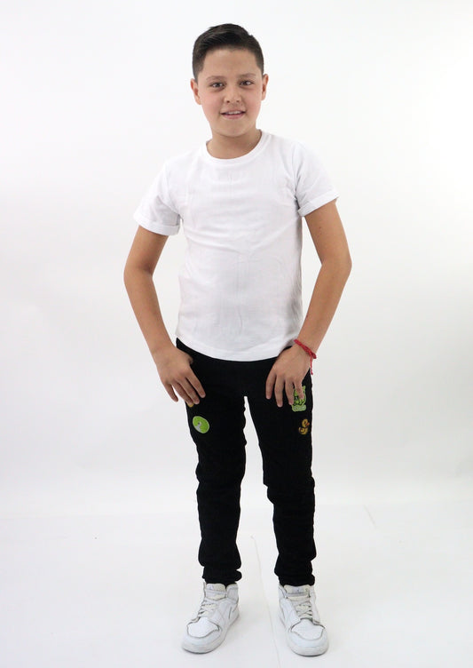 Jeans skinny de color negro intenso con parches