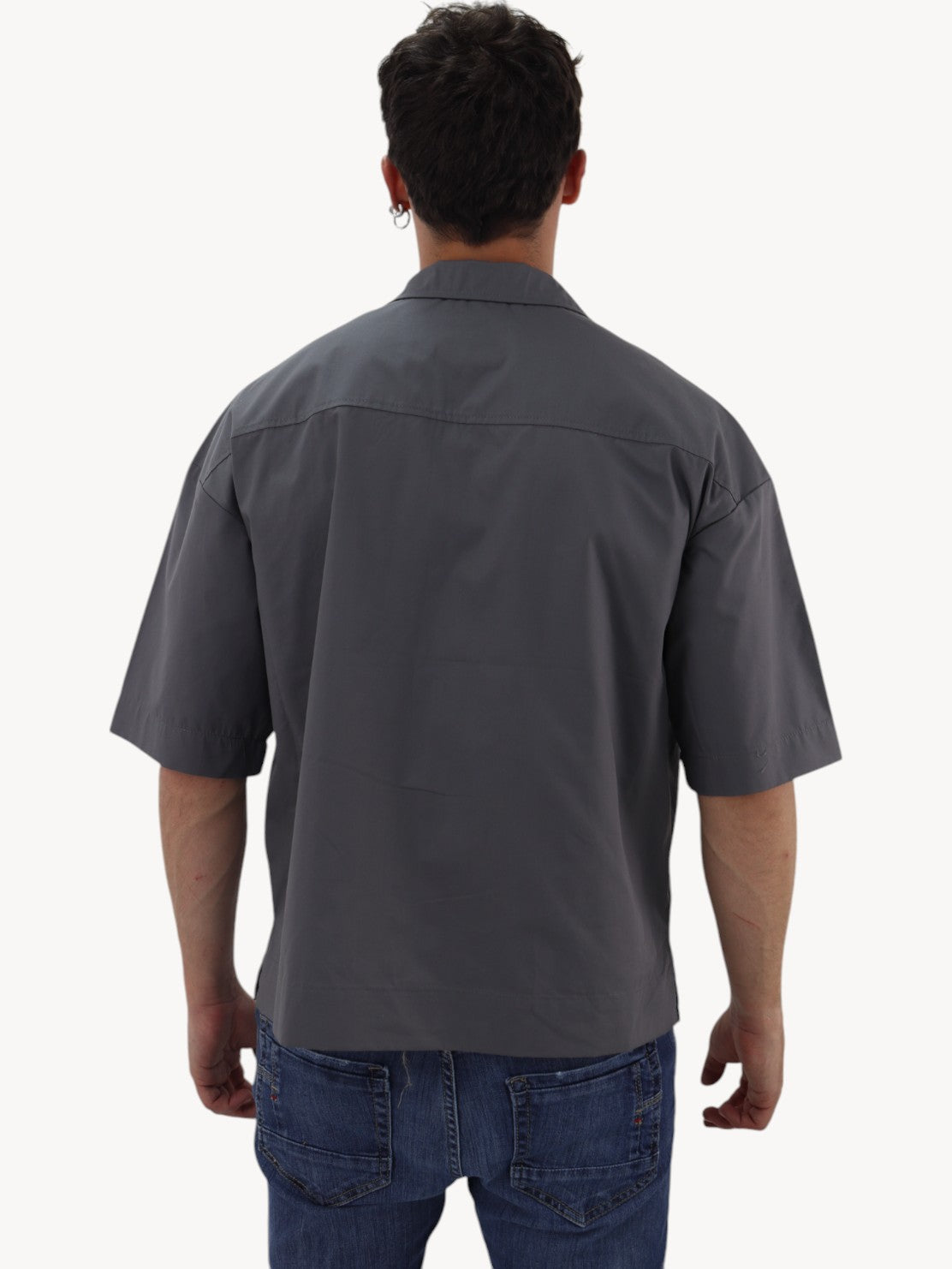 Camisa oversize con bolsillos gris oxford