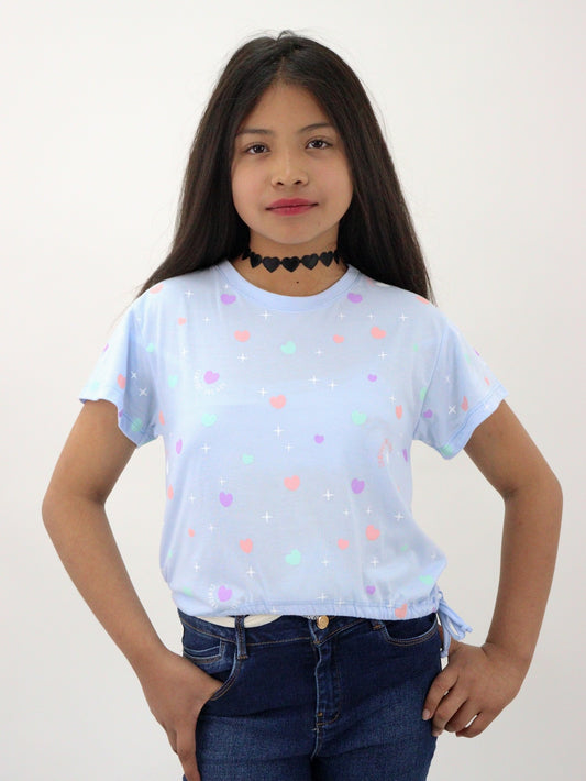 Playera manga corta de color azul con estampado