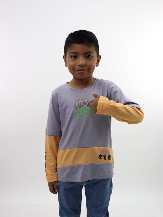 Playera manga larga con estampado espacial