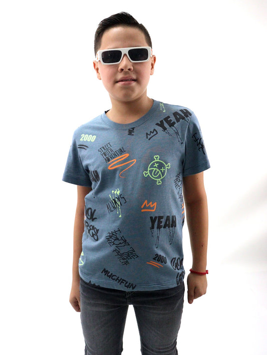 Playera manga corta de color cerceta con estampado