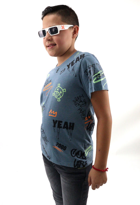 Playera manga corta de color cerceta con estampado