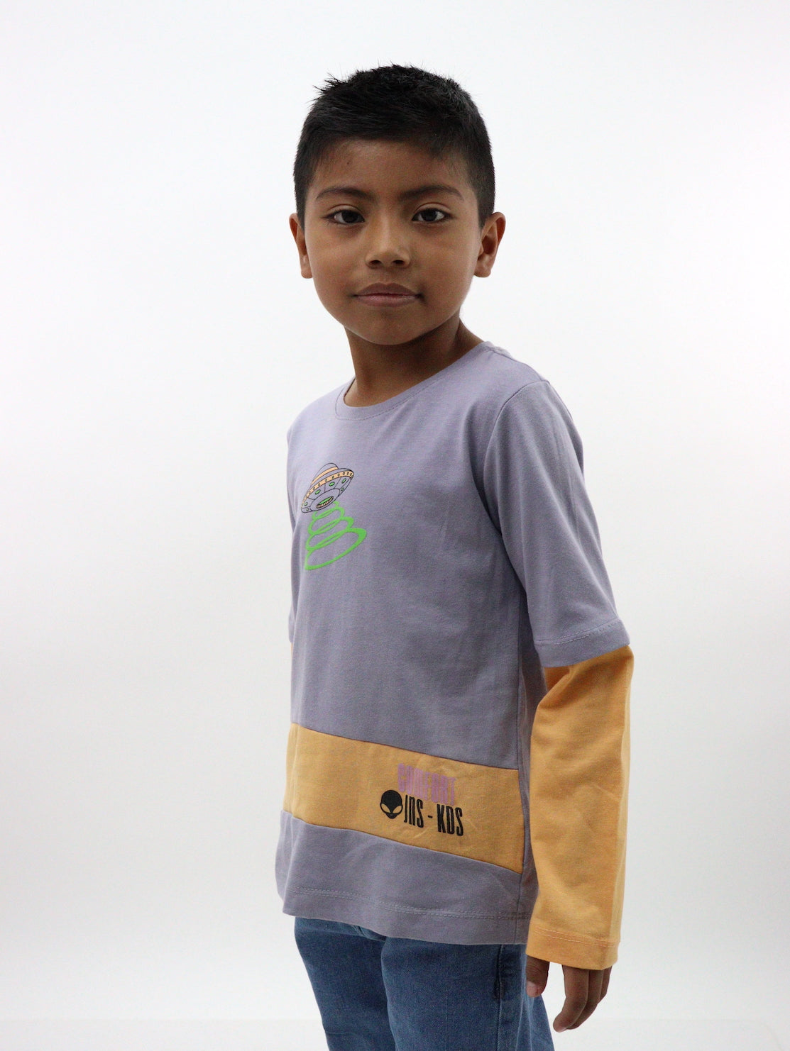 Playera manga larga con estampado espacial