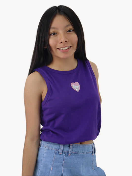 Playera tank color morado con gráfico de corazón