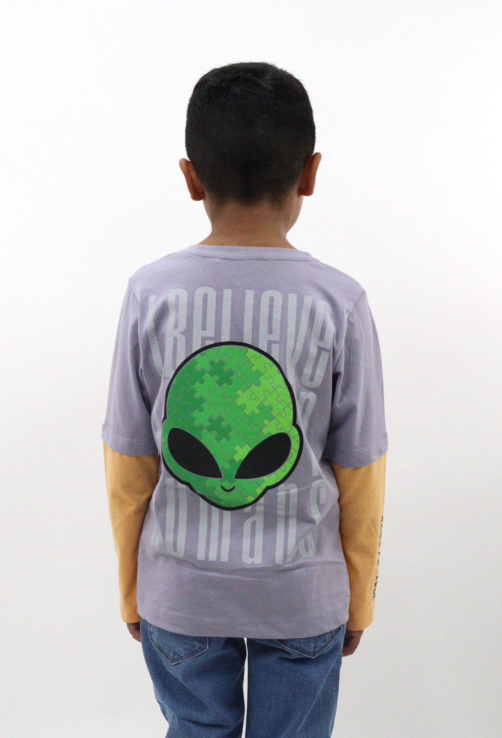 Playera manga larga con estampado espacial