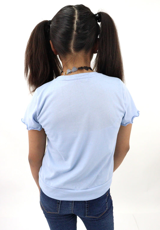 Playera manga corta de color azul con diseño de lentejuela