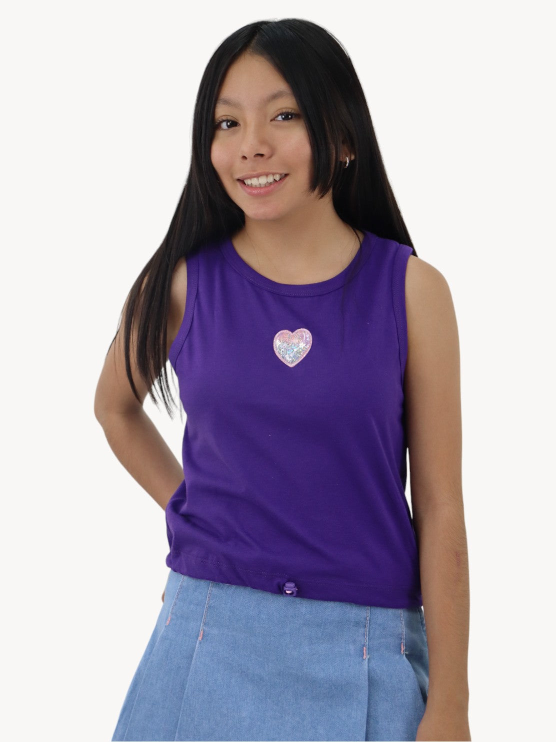 Playera tank color morado con gráfico de corazón