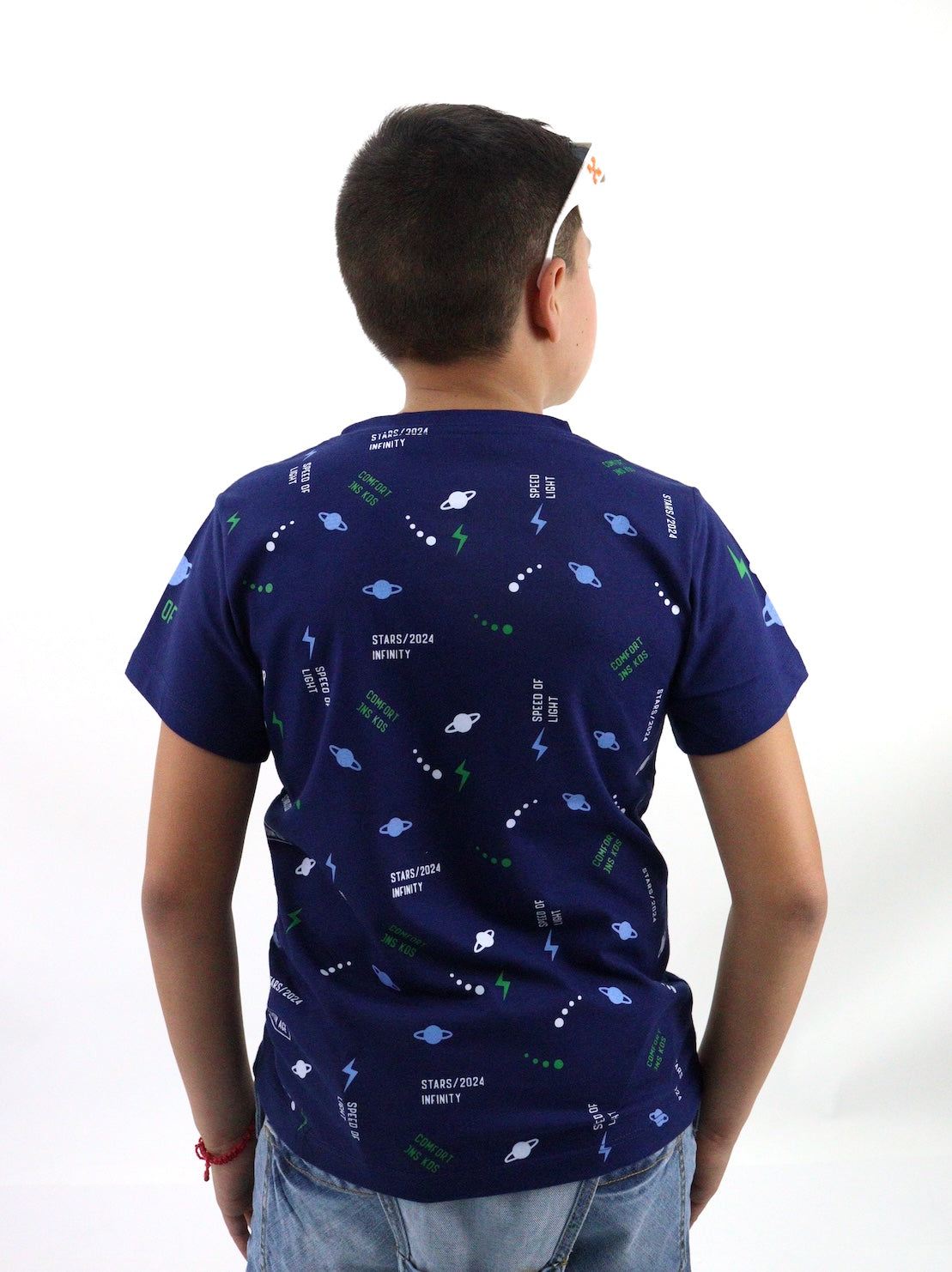 Playera manga corta con print espacial