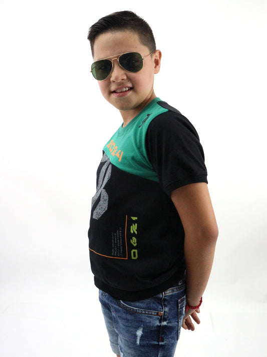 Playera manga corta multicolor con estampado