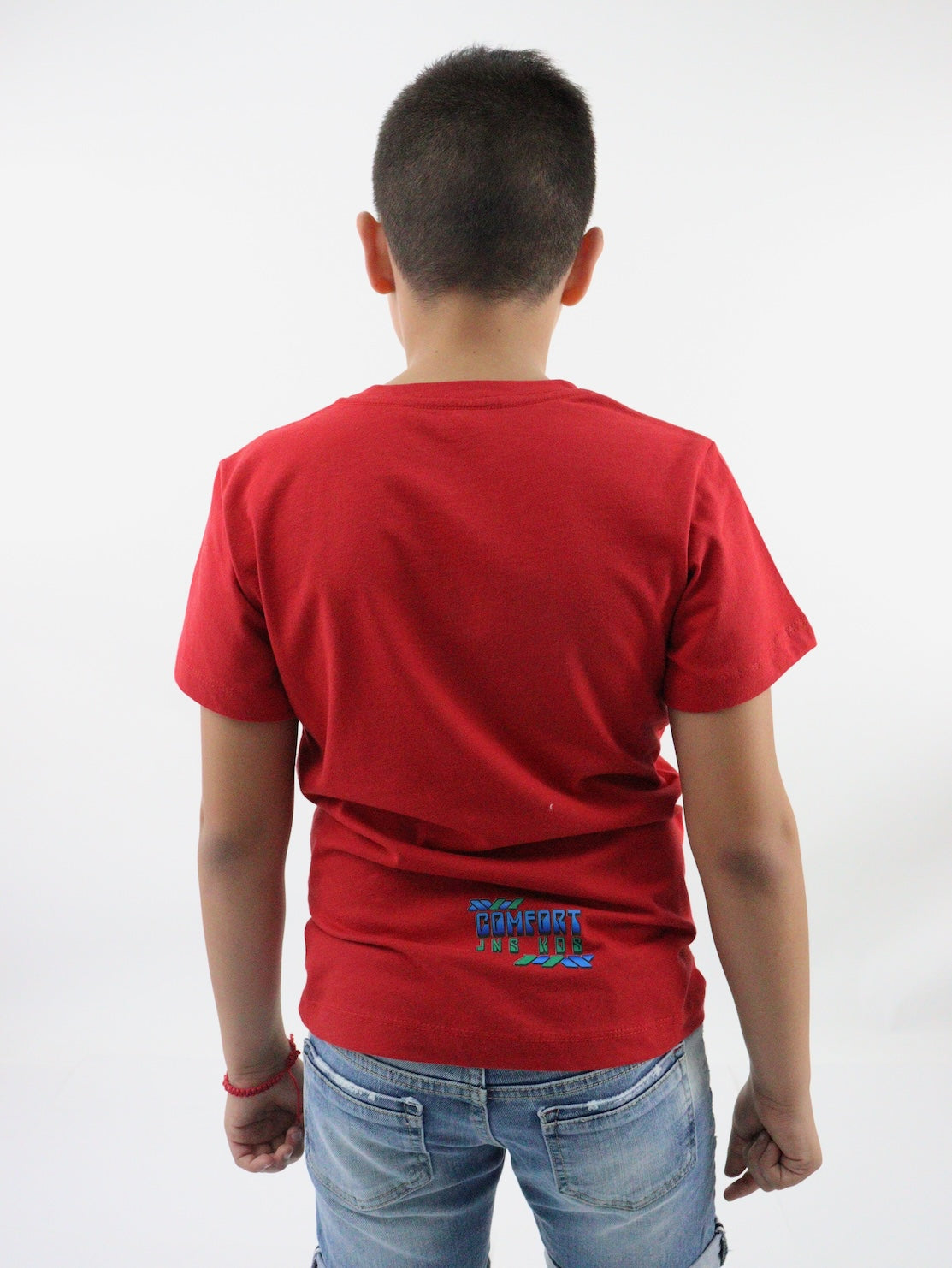 Playera manga corta de color rojo con estampado