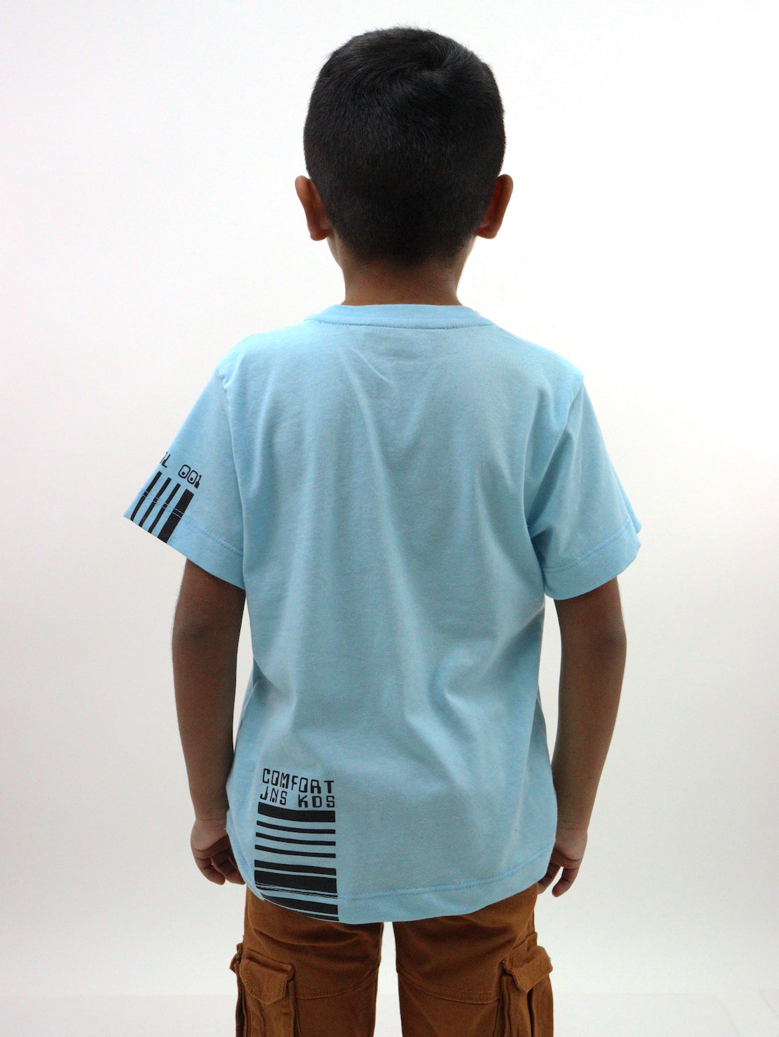 Playera manga corta color azul con estampado de código de barras