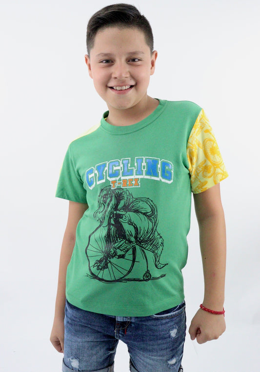 Playera manga corta de color combinado con estampado