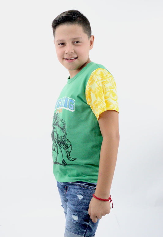 Playera manga corta de color combinado con estampado