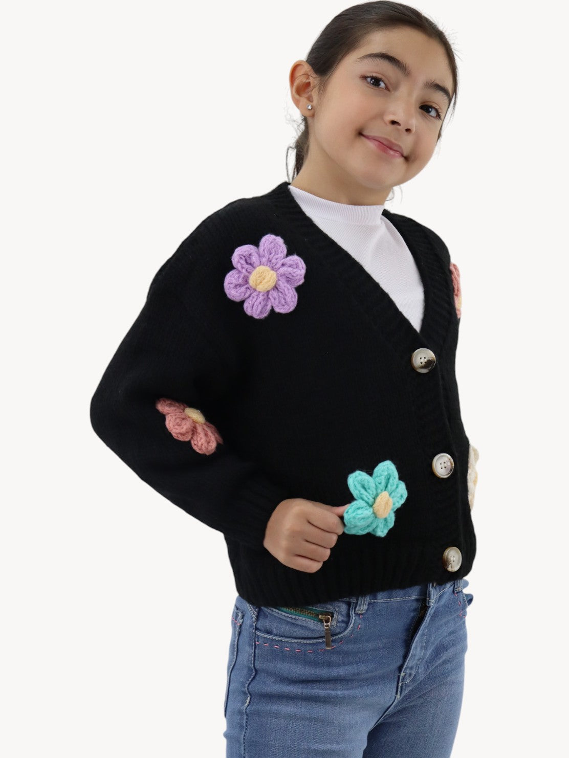 Suéter tejido negro con flores