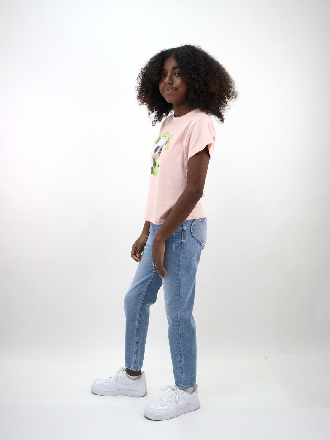 Jeans mom clasic con bolsas traseras en forma de corazón