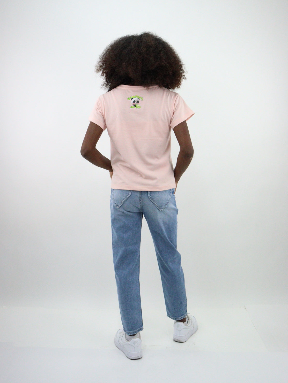 Jeans mom clasic con bolsas traseras en forma de corazón