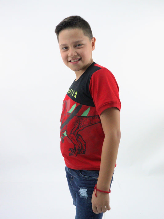 Playera manga corta de color rojo con estampado