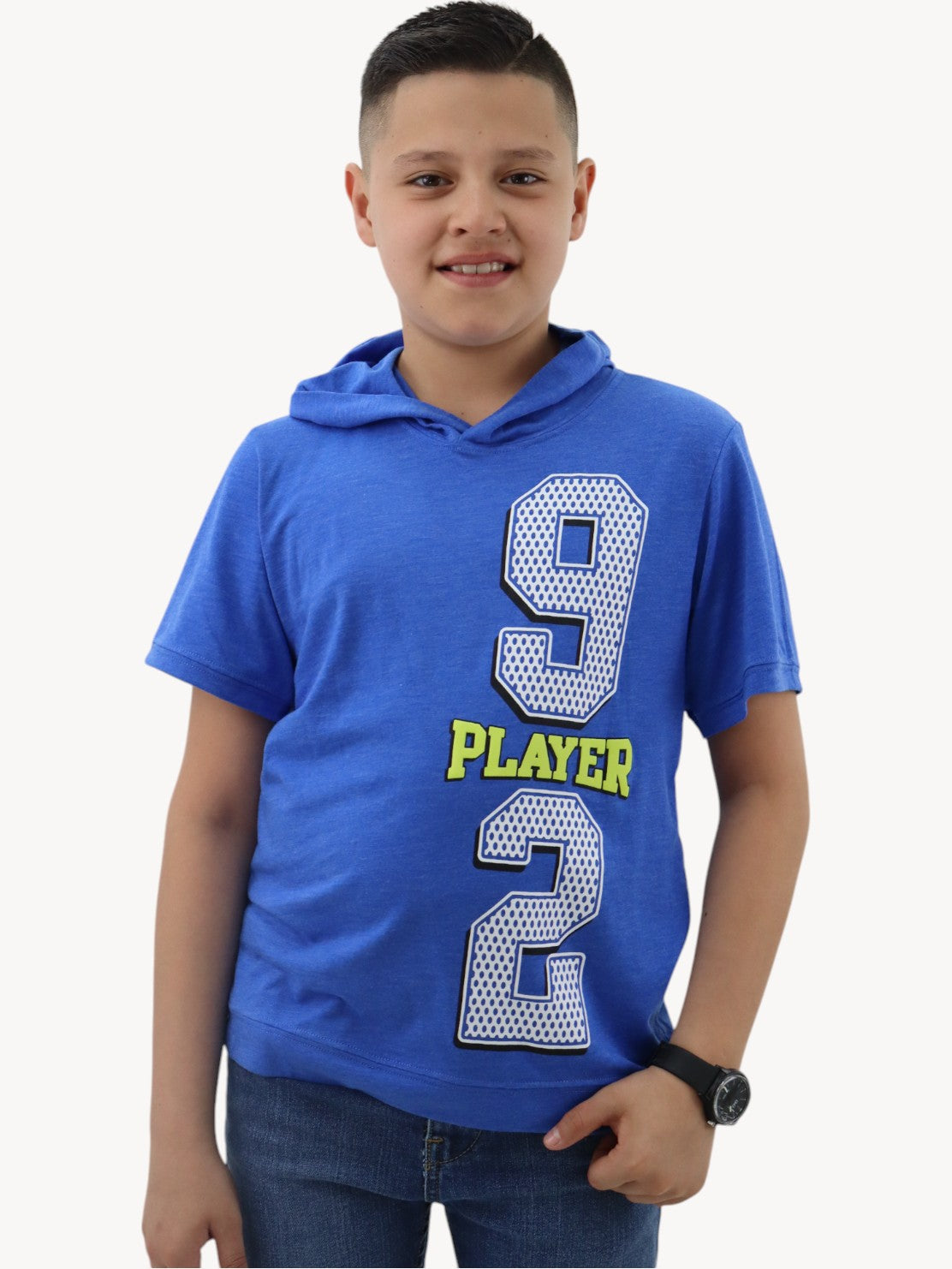 Playera con capucha y estampado